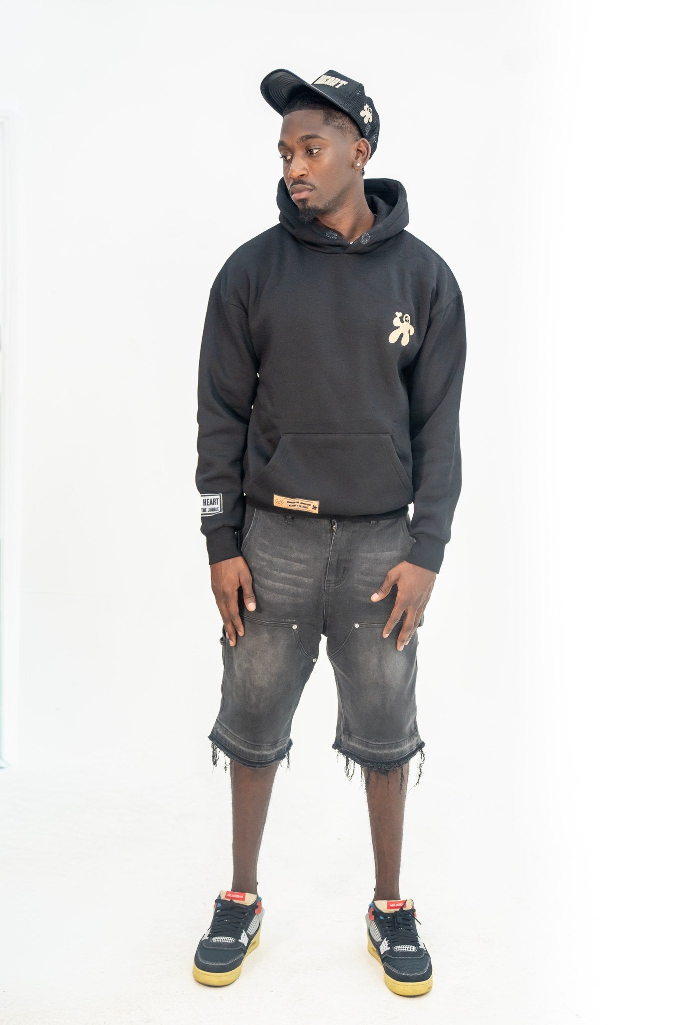 WELCOME TO THE JUNGLE HOODIE - BLACK